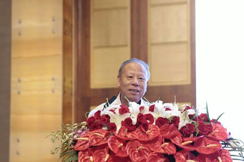 中國建筑裝飾協(xié)會(huì)會(huì)長李秉仁致辭